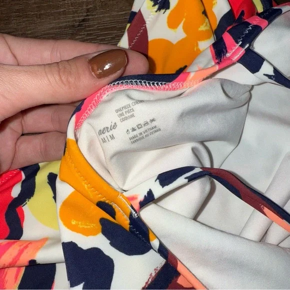 American Eagle Aerie Like New Floral Warm Tone One Piece Swimsuit - Picture 6 of 6